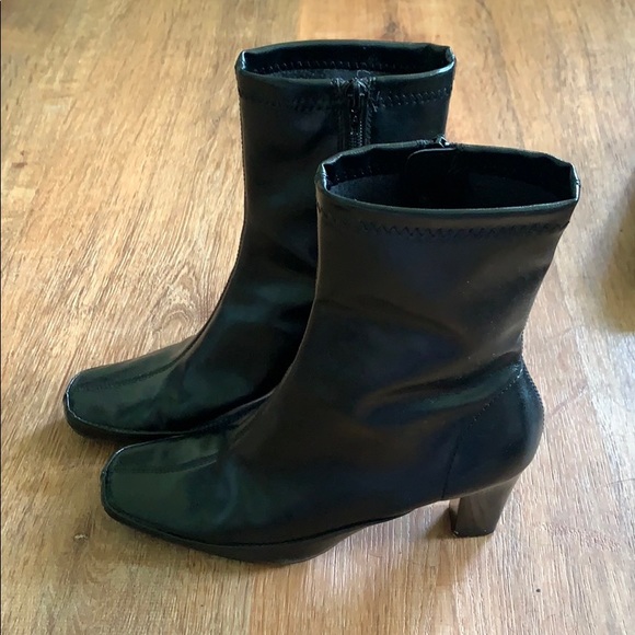 Black Leather Boots with Heel - Picture 3 of 5
